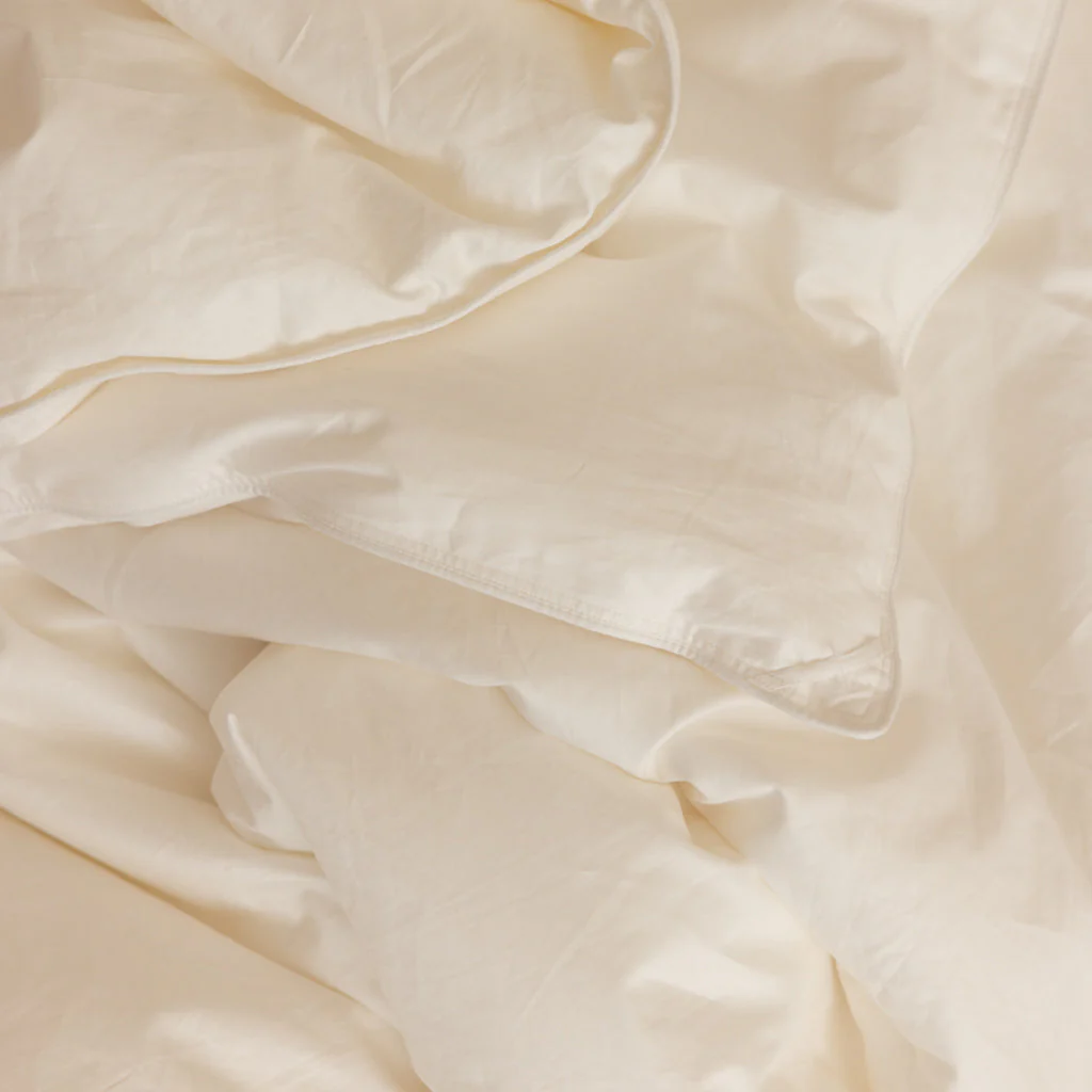 Mulberry Silk-filled Duvet Insert with Organic Cotton Shell - Image 5