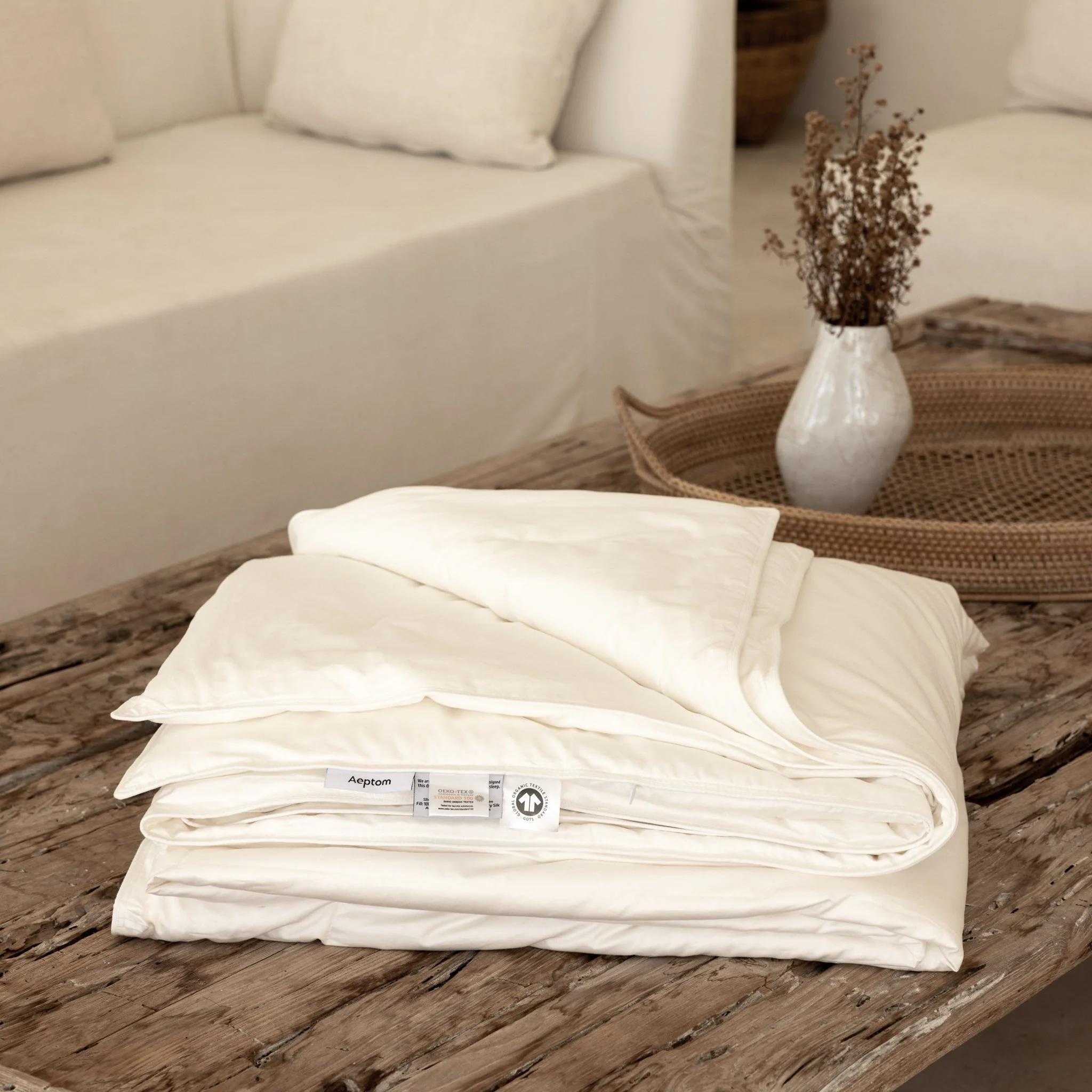 Mulberry Silk-filled Duvet Insert with Organic Cotton Shell - Image 7